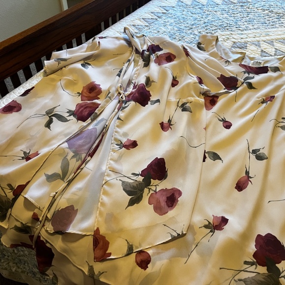 H & M Richards 2 Piece Dress set - Picture 7 of 7